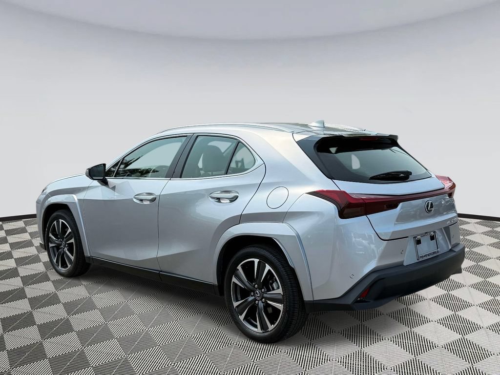 Used 2025 Lexus UX 300h AWD w/ Accessory Package (Z1) image 4