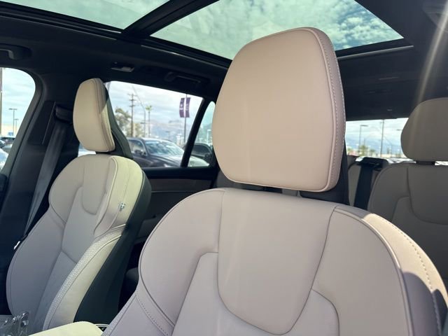 New 2026 Volvo XC90 B5 Plus image 17