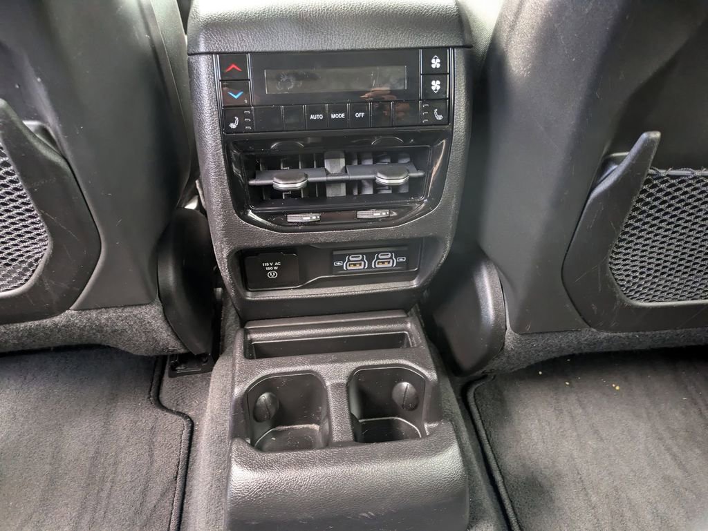 Used 2022 Jeep Grand Cherokee L Limited image 24