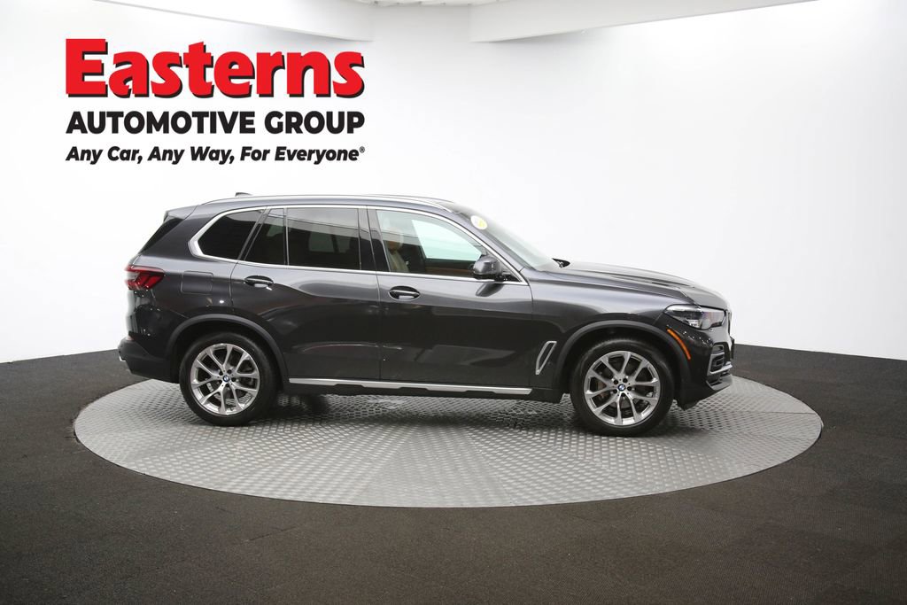 Used 2022 BMW X5 xDrive40i w/ Premium Package image 51