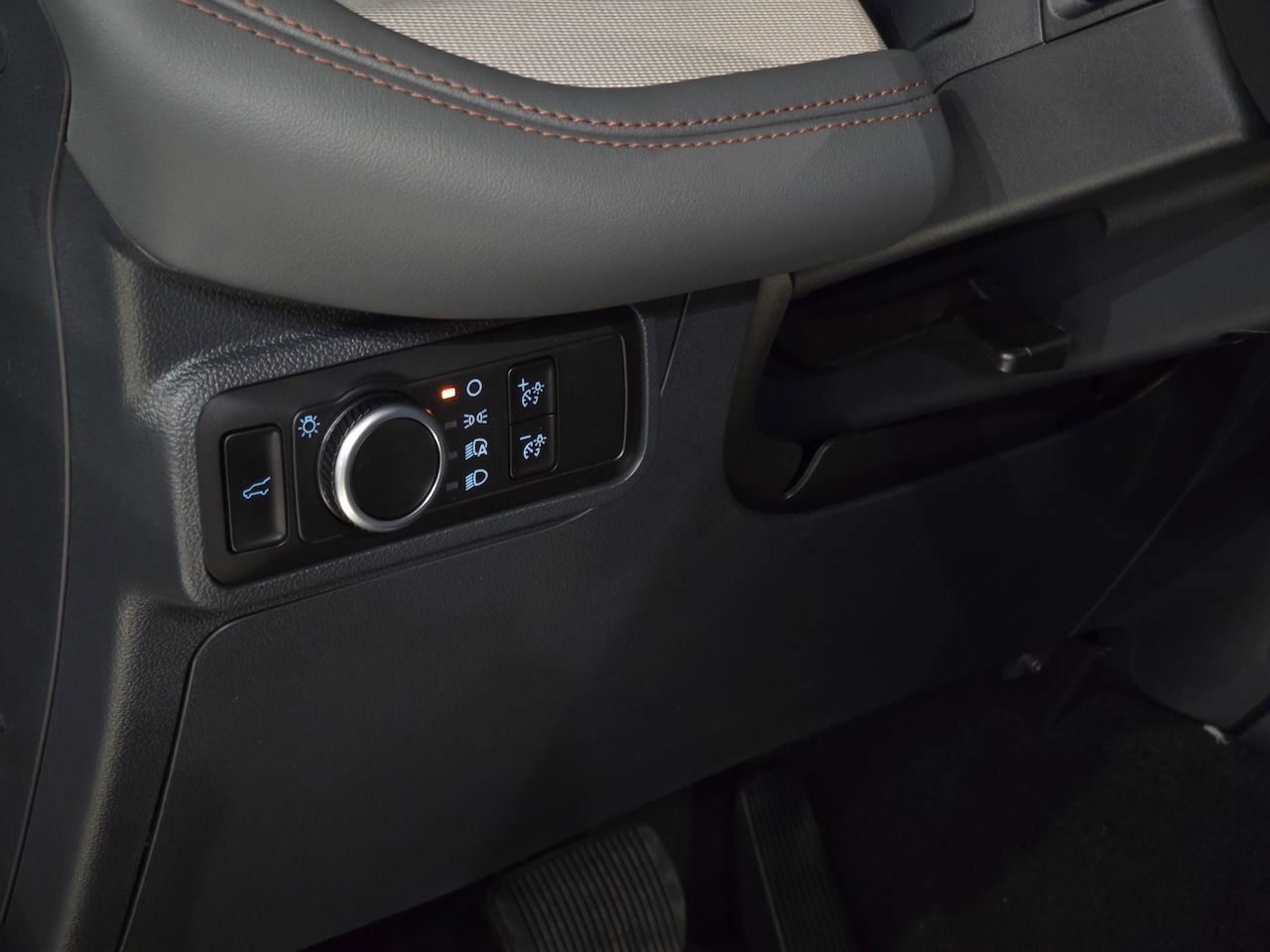 New 2026 Ford Explorer Active image 18