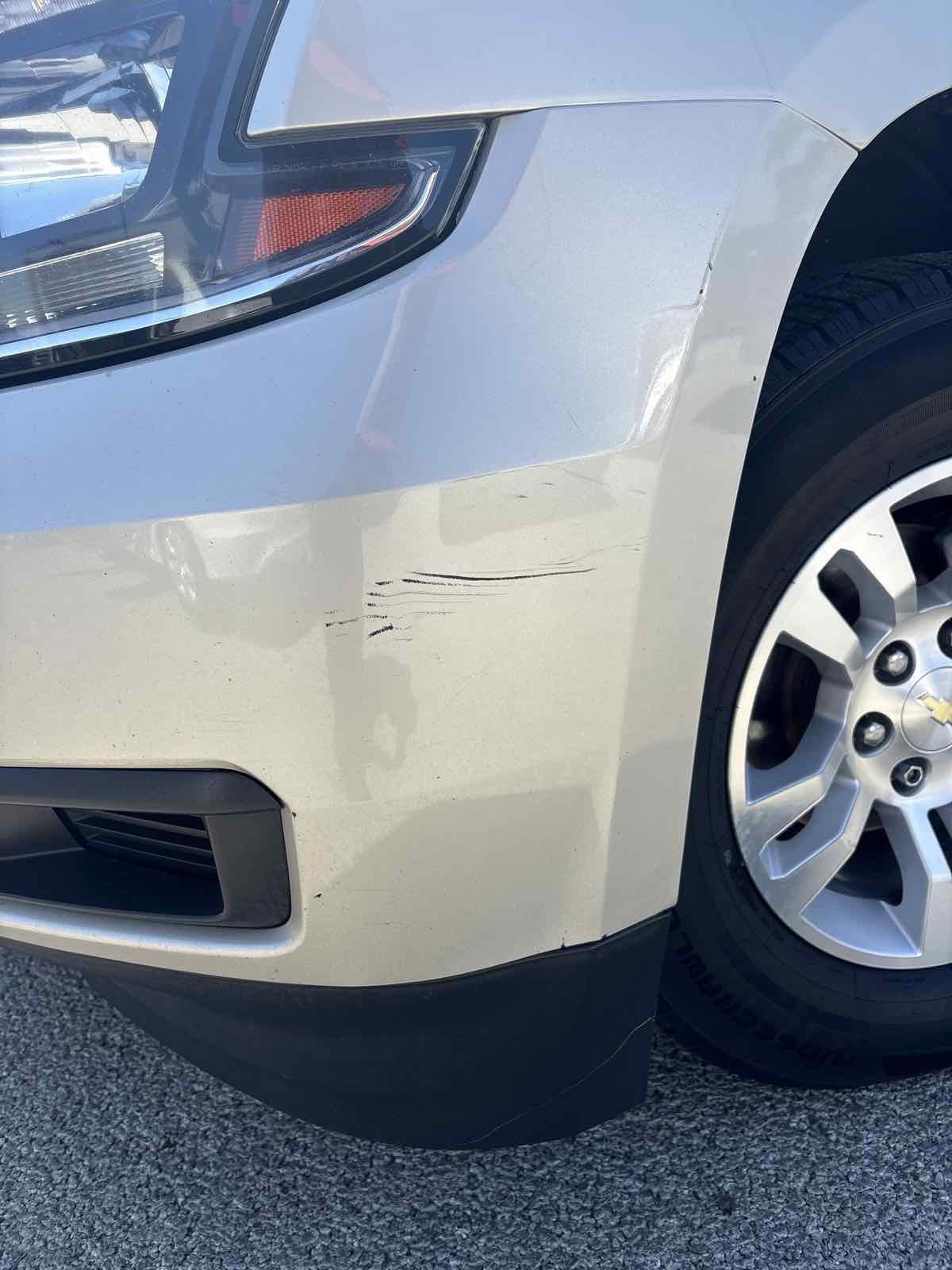 Used 2017 Chevrolet Suburban LT image 2