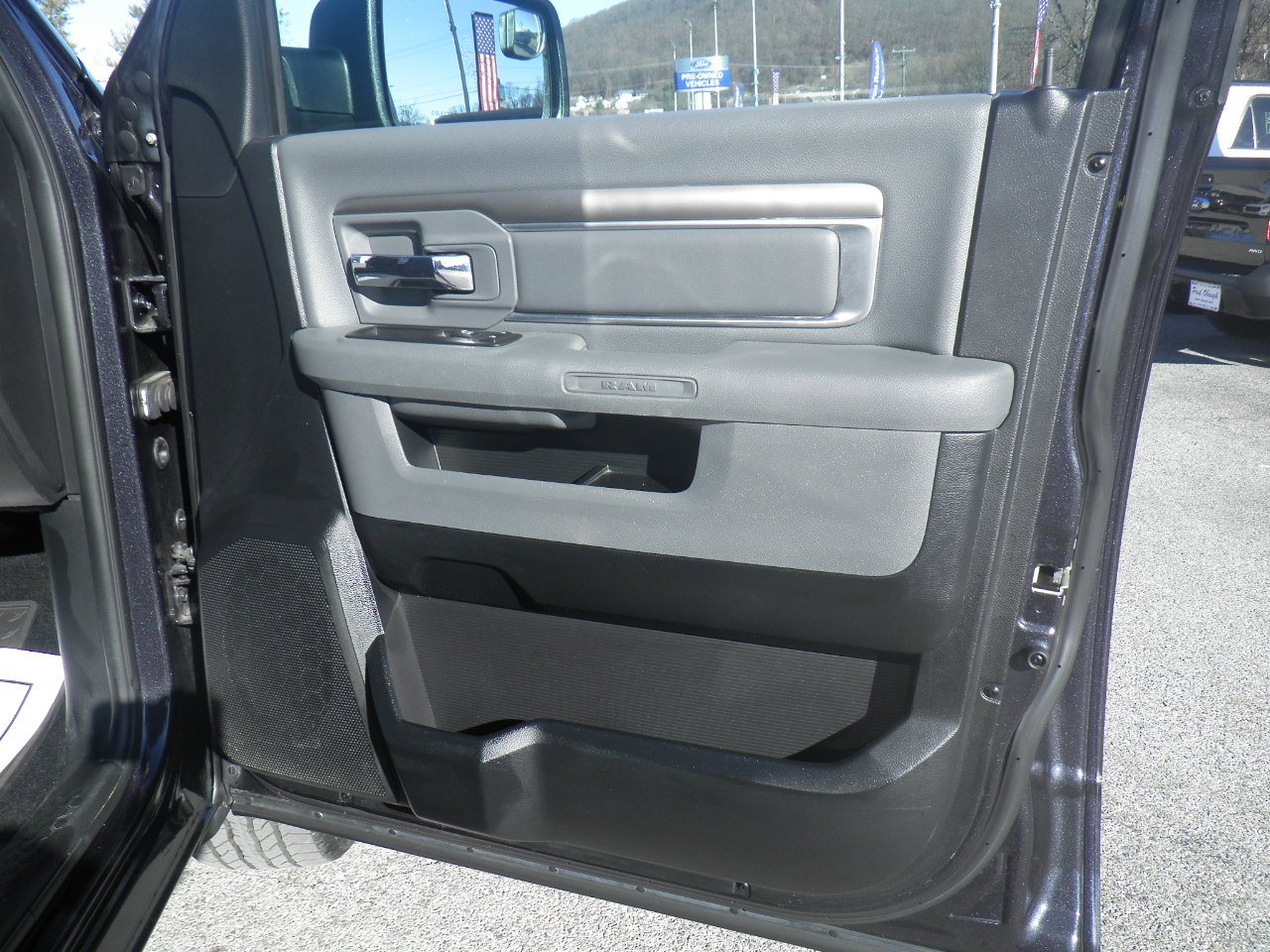 Used 2017 RAM 1500 Big Horn image 25