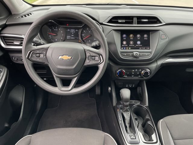 Used 2023 Chevrolet TrailBlazer LT FWD image 11