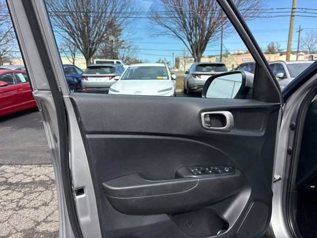 Certified 2023 Hyundai Venue SEL image 34