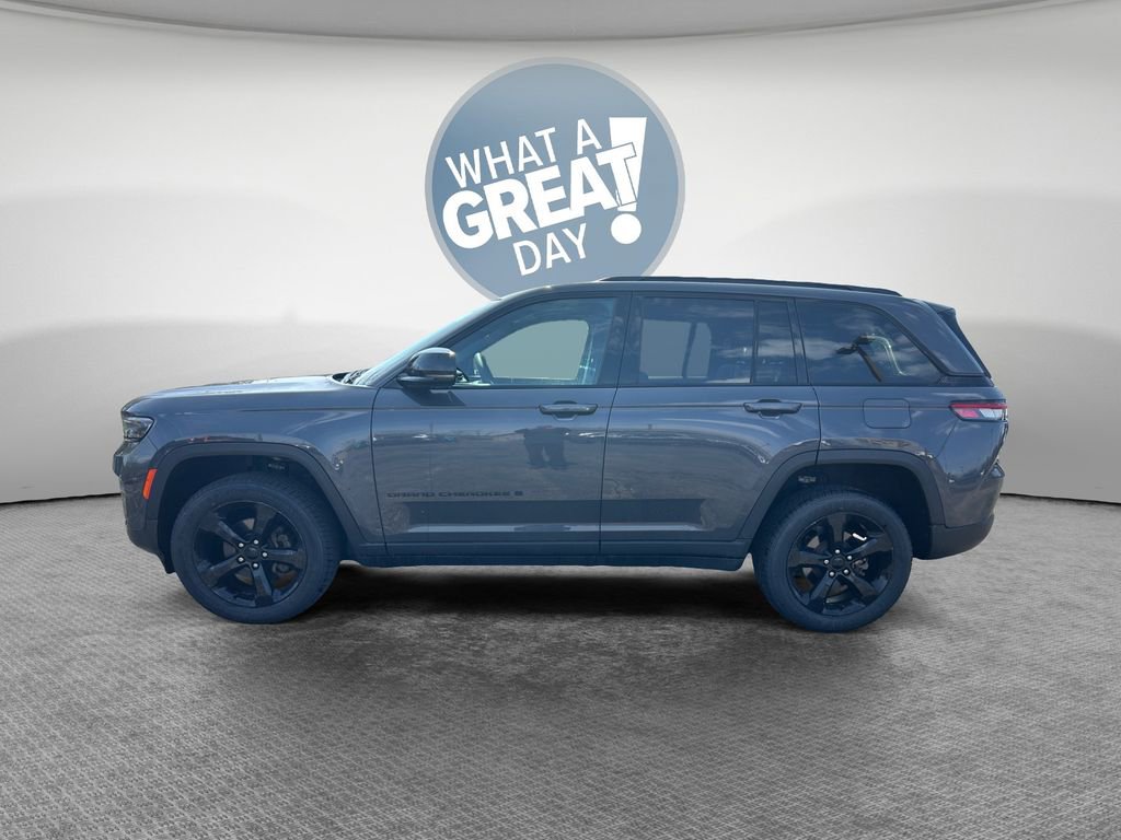 Certified 2023 Jeep Grand Cherokee Altitude image 8