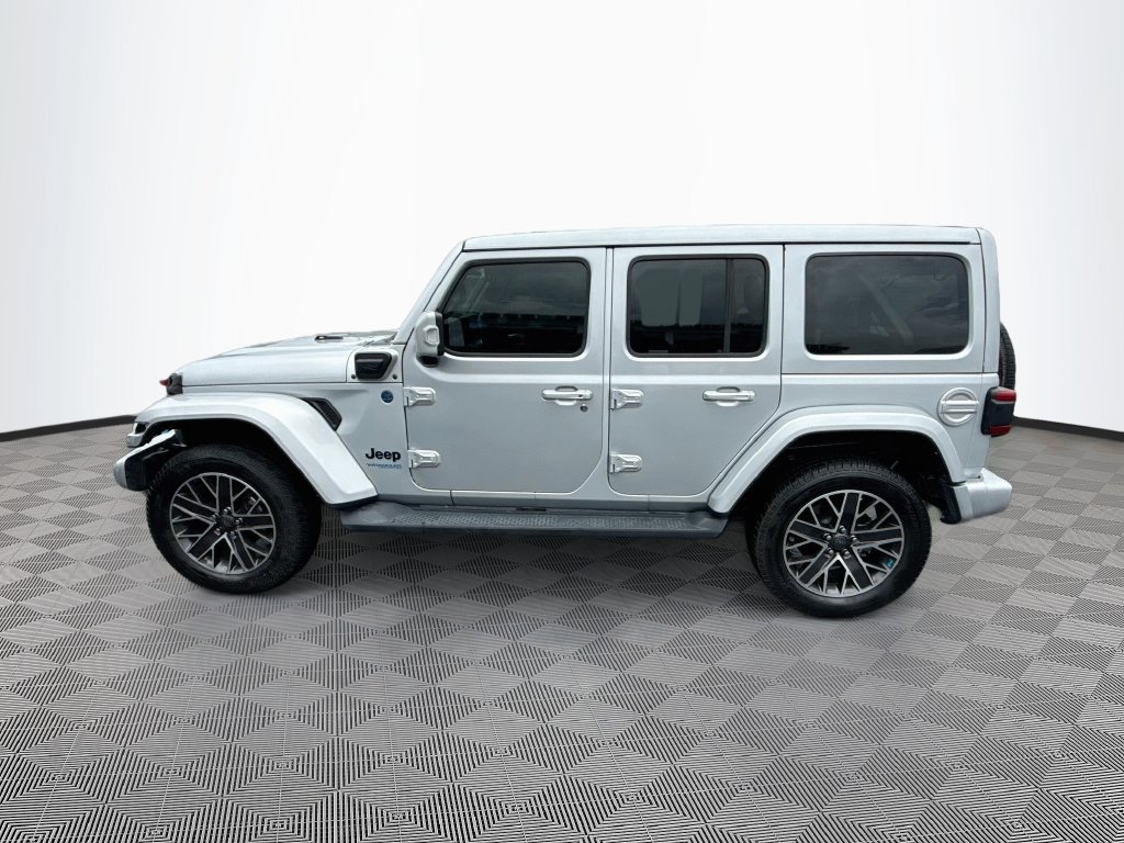 Certified 2022 Jeep Wrangler Unlimited Sahara AWD/4WD image 9