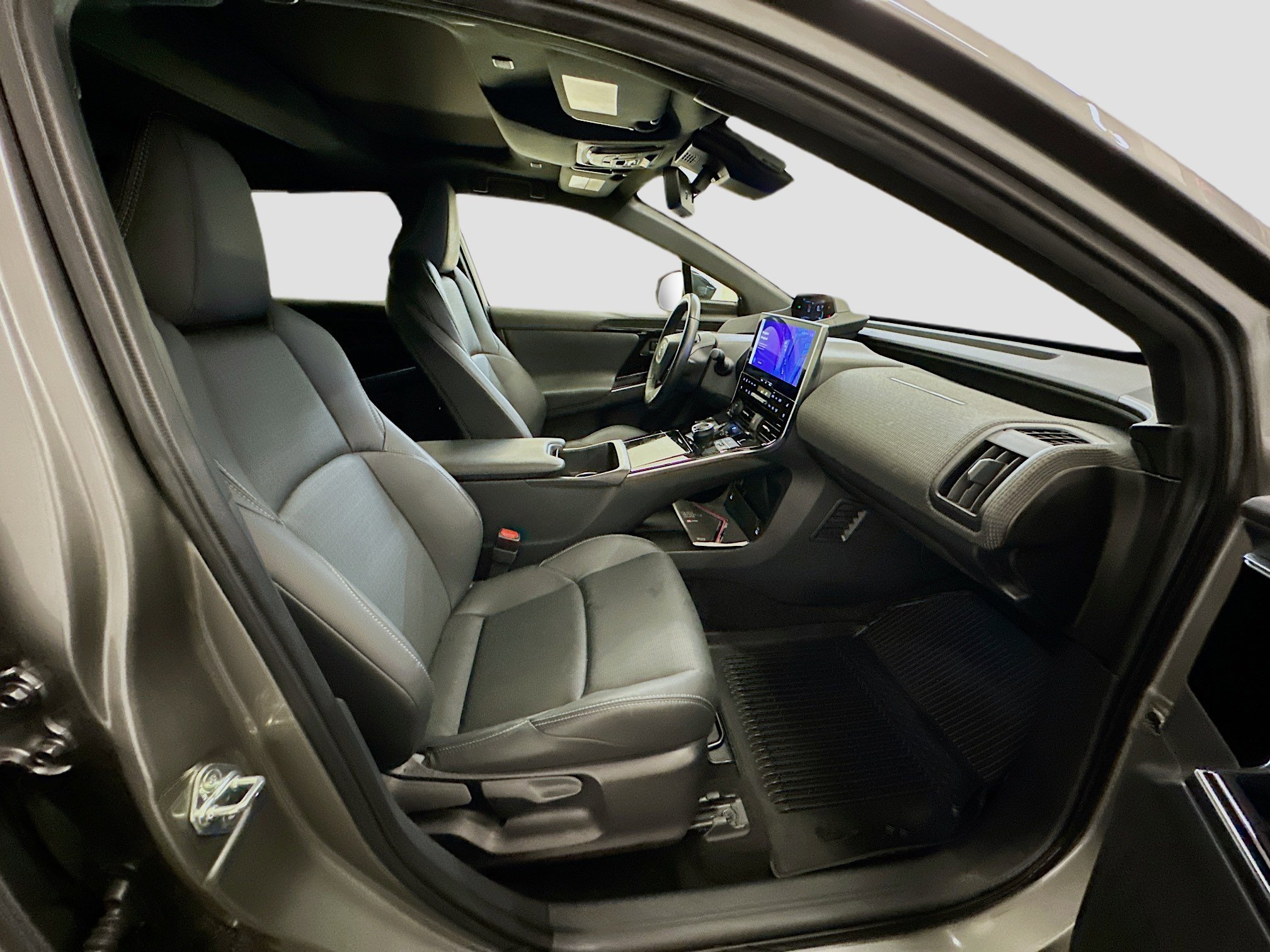 Used 2023 Toyota bZ4X Limited w/ Weather Package AWD/4WD image 34