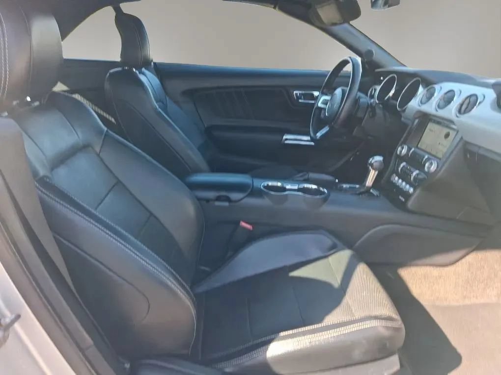 Used 2016 Ford Mustang Premium RWD image 34