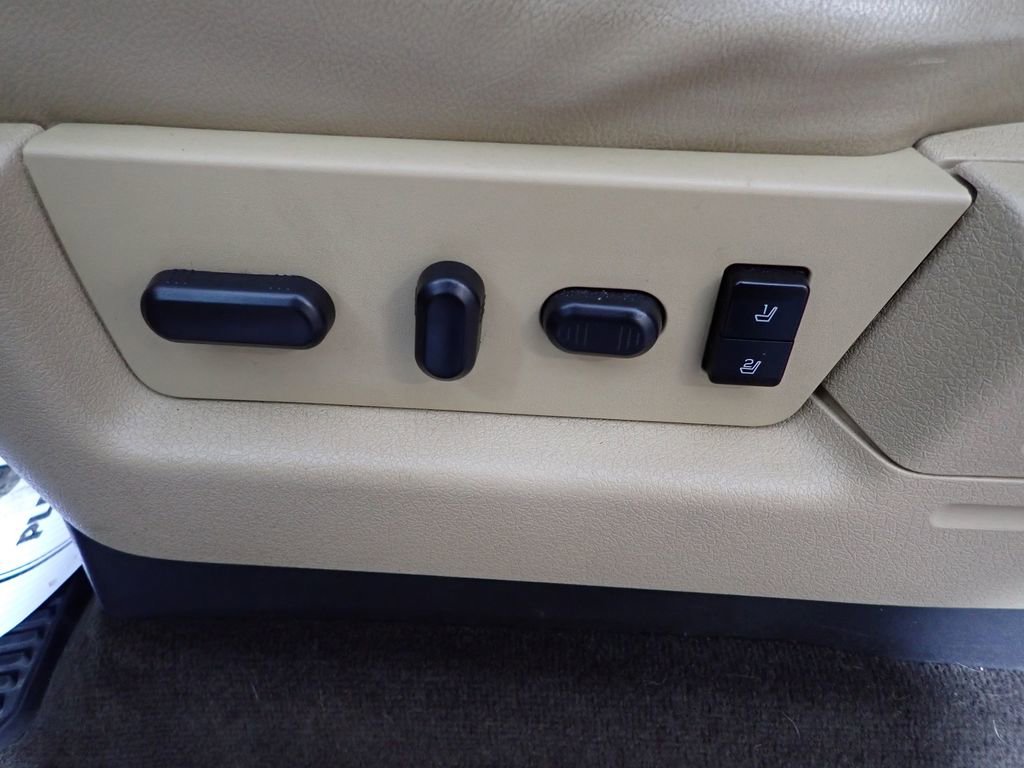 Used 2013 Ford F150 Lariat w/ Mid Equipment Group image 22