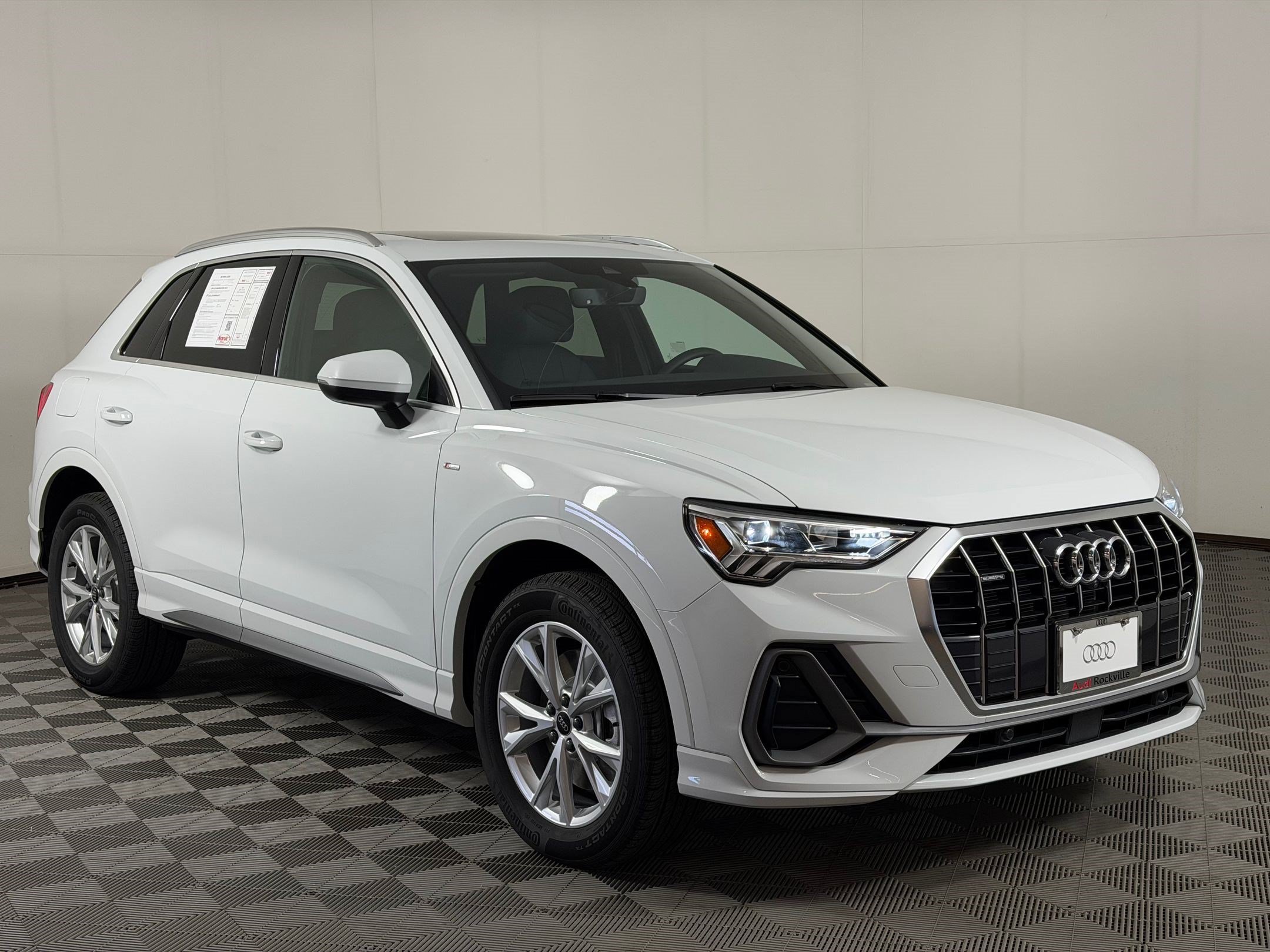 Certified 2025 Audi Q3 2.0T Premium Plus w/ Premium Plus Package AWD/4WD image 7