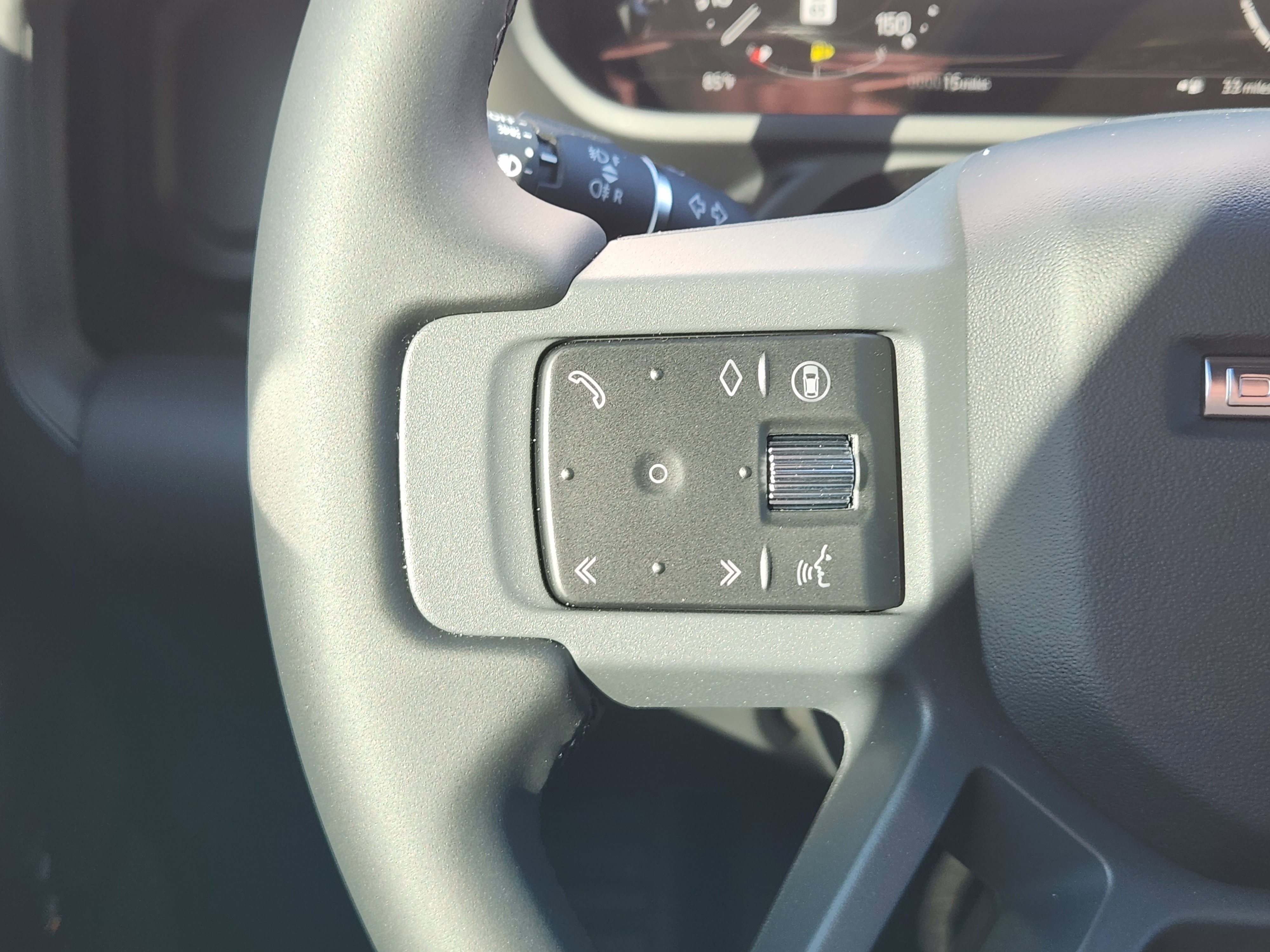 New 2026 Land Rover Defender 110 S image 27