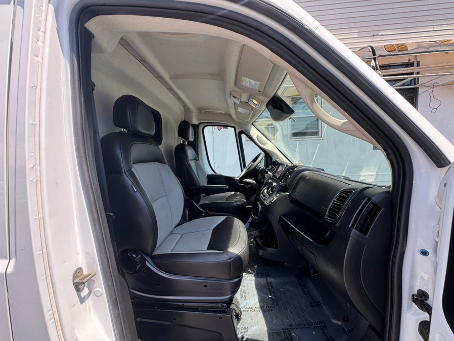 Used 2024 RAM ProMaster 2500 w/ Convenience Group FWD image 8