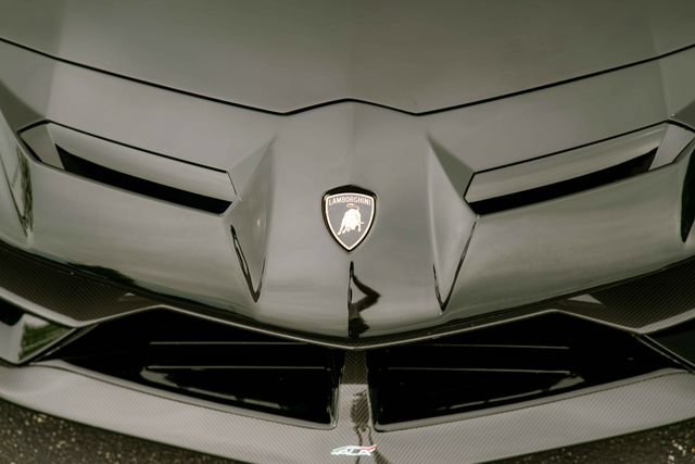 Used 2020 Lamborghini Aventador SVJ AWD/4WD image 41