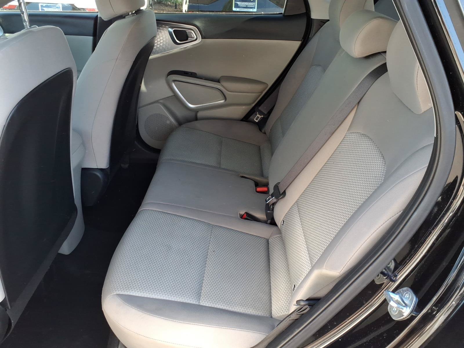 Used 2023 Kia Soul LX FWD image 14