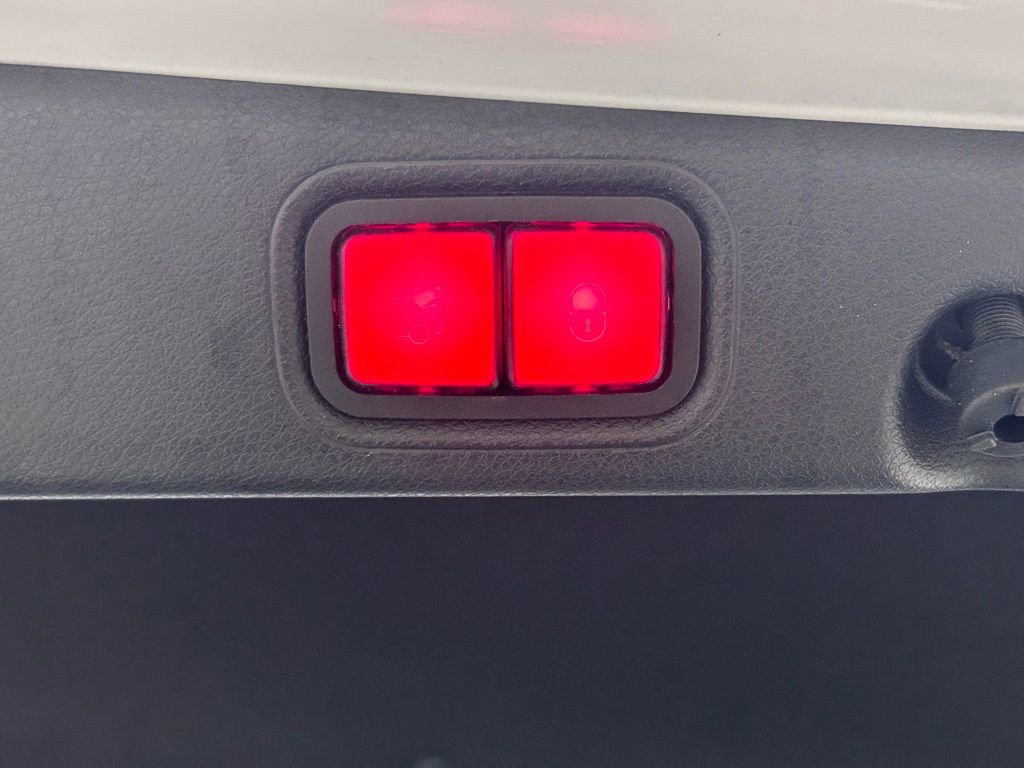 Used 2018 Mercedes-Benz E 300 4MATIC image 10