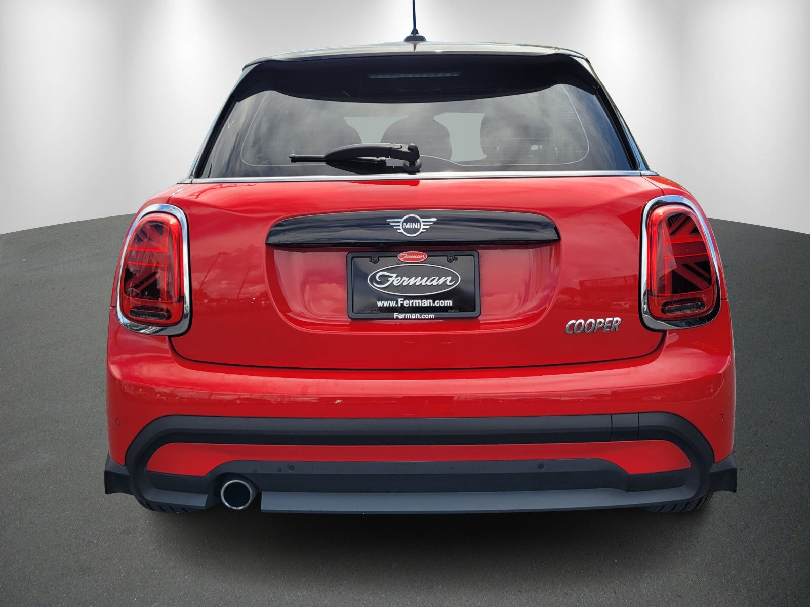 Used 2023 MINI Cooper 4-Door Hardtop image 6
