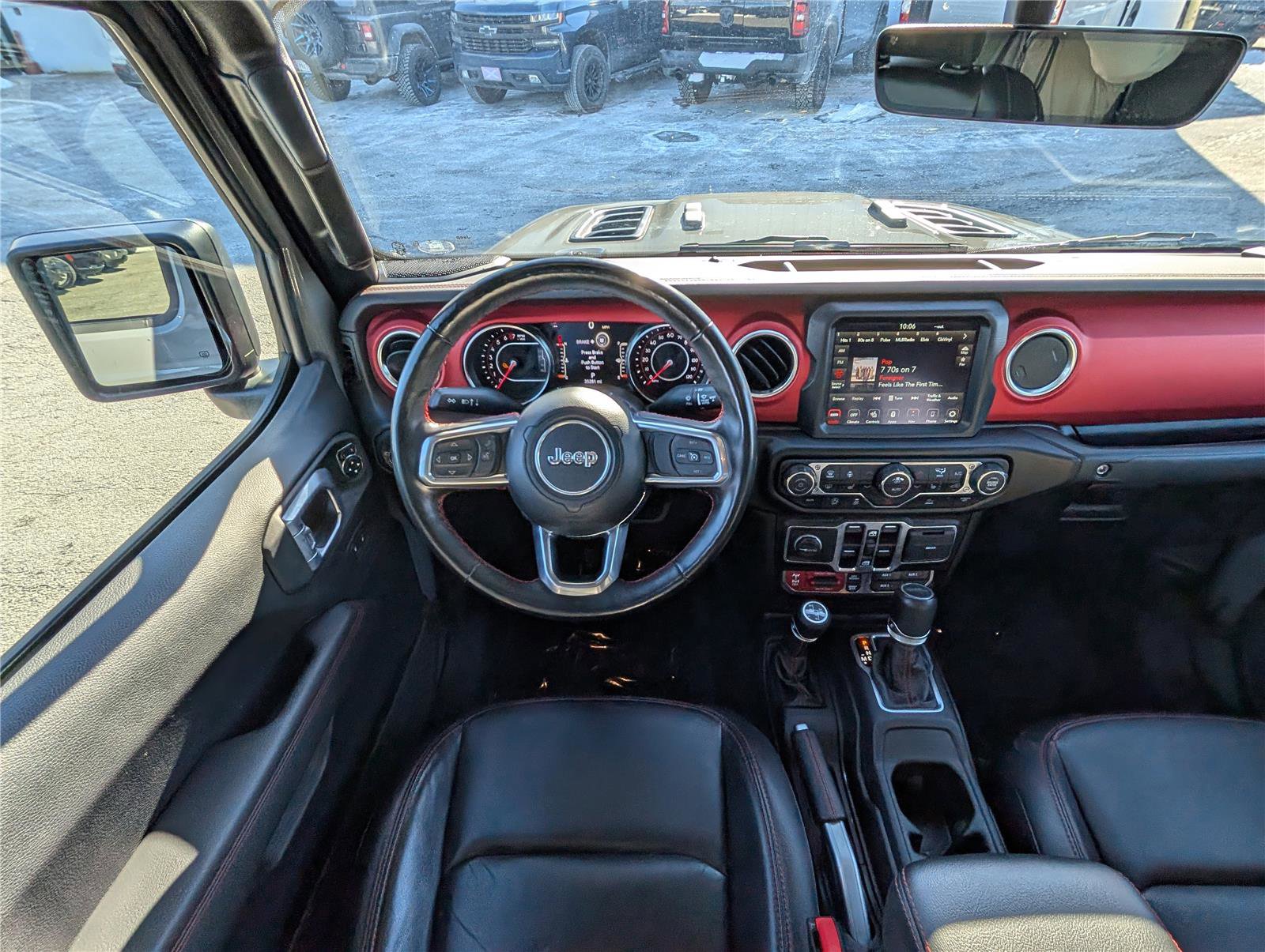 Used 2022 Jeep Gladiator Rubicon w/ Cold Weather Group image 17