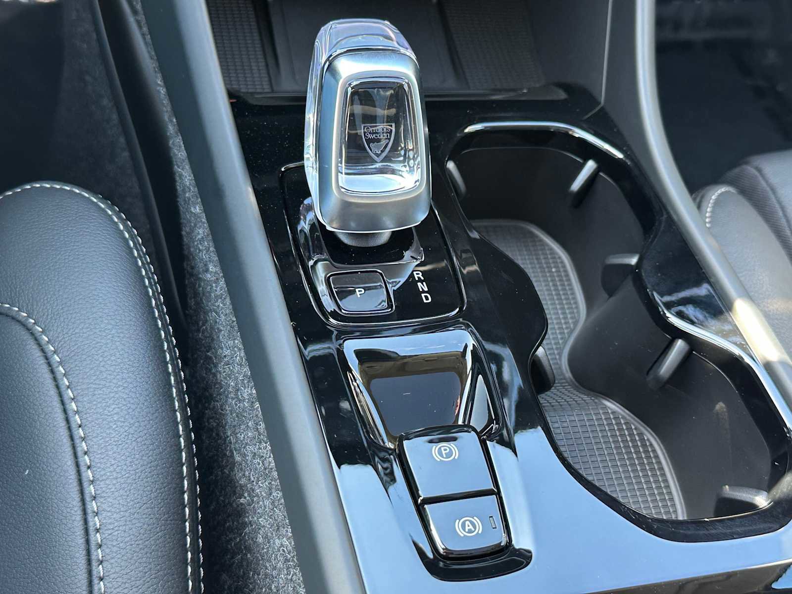 New 2025 Volvo XC40 B5 Ultra w/ Climate Package image 30