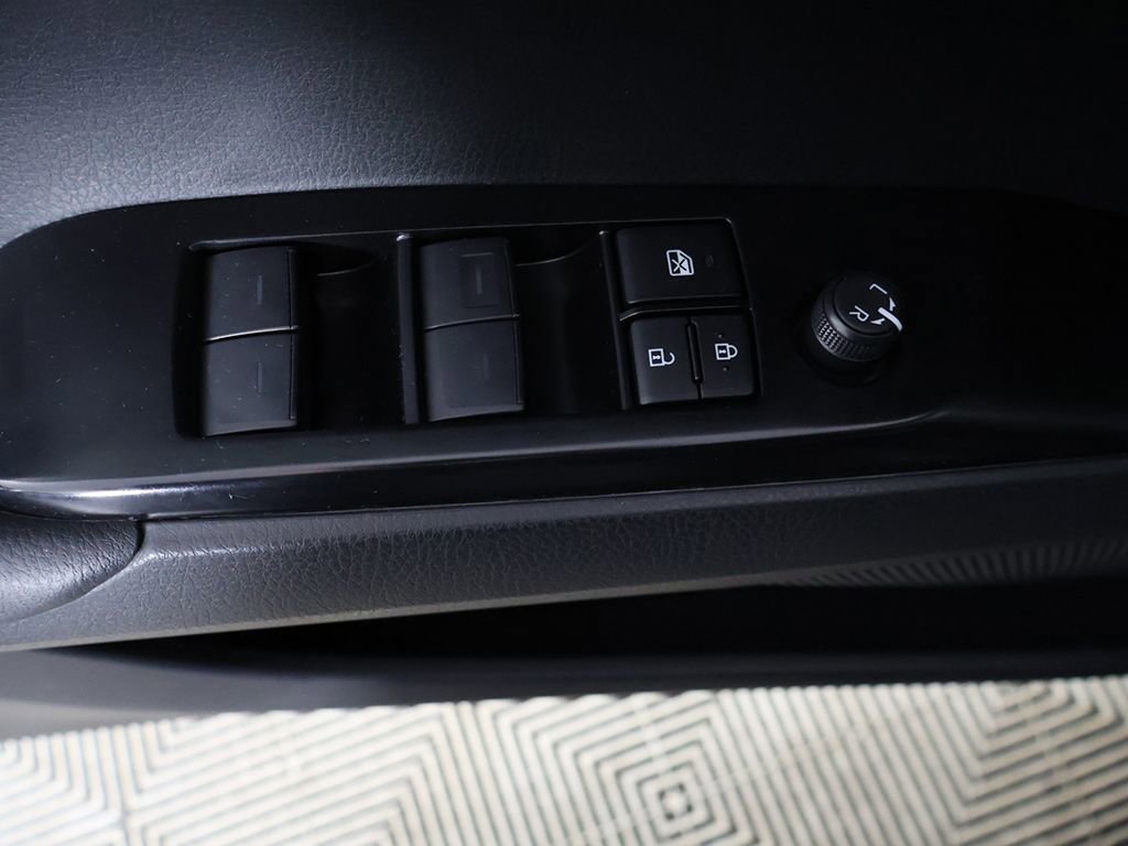 Used 2025 Toyota Camry SE FWD image 36