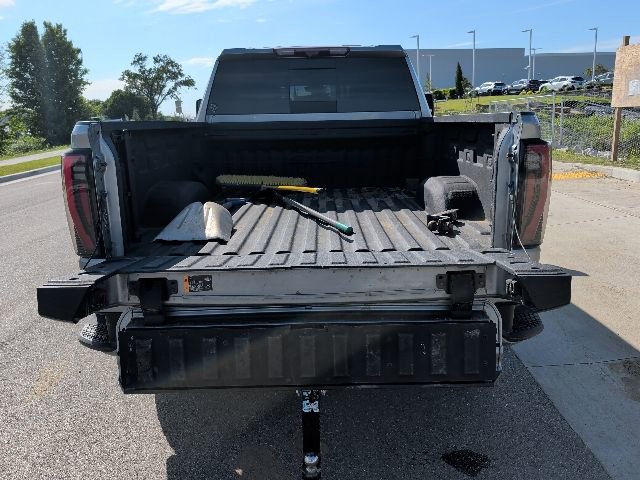 Used 2024 GMC Sierra 2500 AT4 w/ Technology Package AWD/4WD image 5