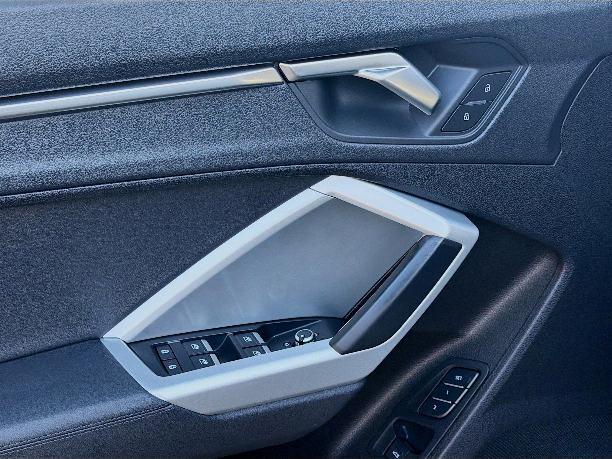 Used 2024 Audi Q3 2.0T Premium image 16