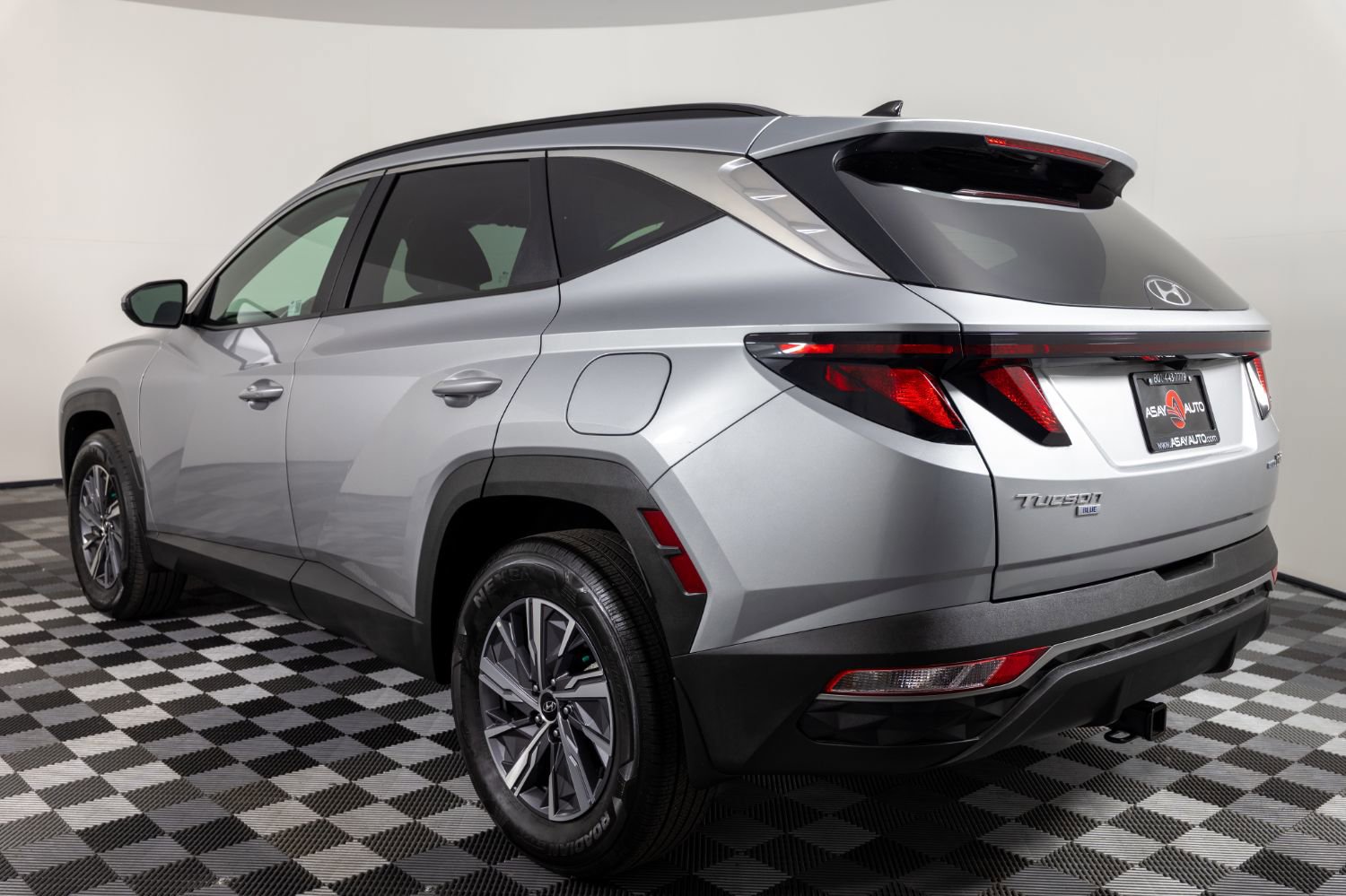 Used 2024 Hyundai Tucson Blue image 4