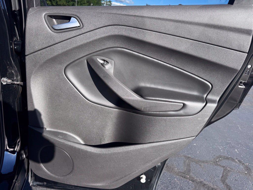 Used 2017 Ford Escape SE w/ SE Cold Weather Package FWD image 23