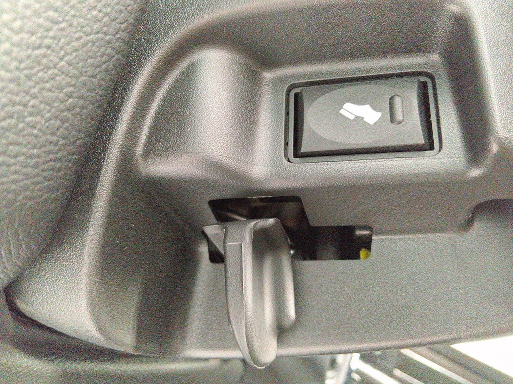 Used 2026 RAM 2500 Laramie AWD/4WD image 27