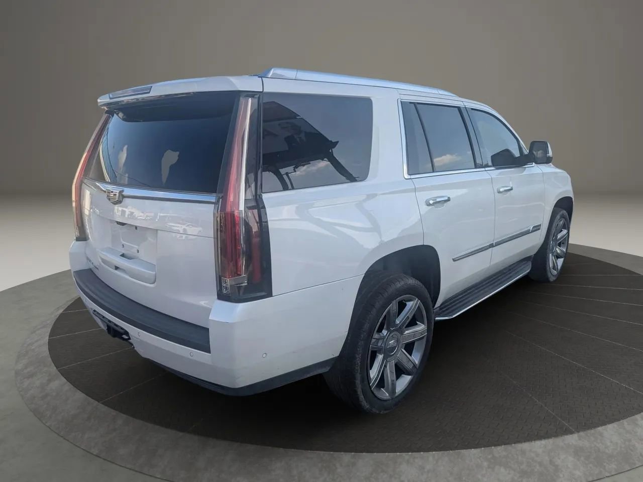 Used 2017 Cadillac Escalade Luxury image 6
