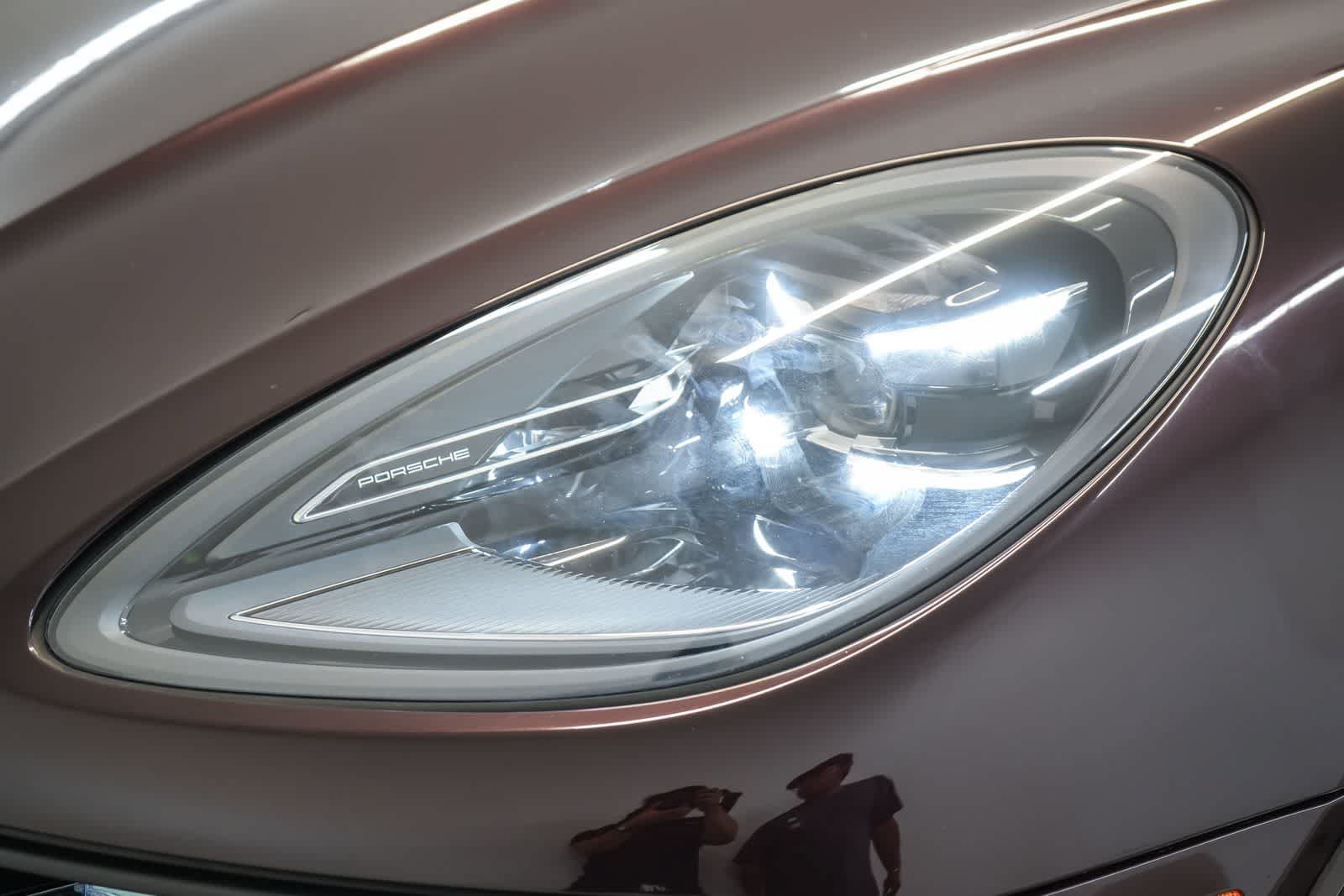 Certified 2024 Porsche Macan AWD/4WD image 15