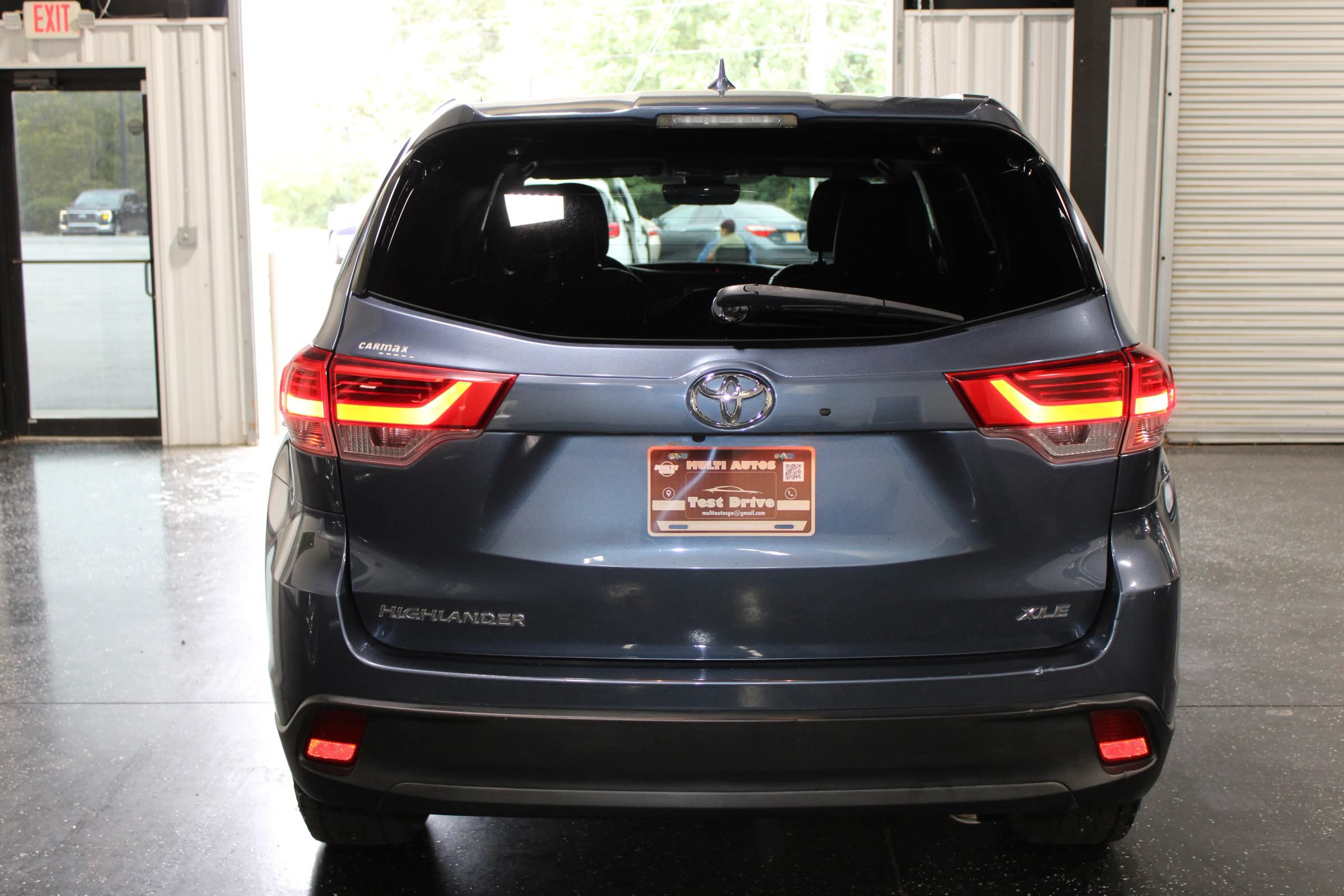 Used 2019 Toyota Highlander XLE FWD image 4