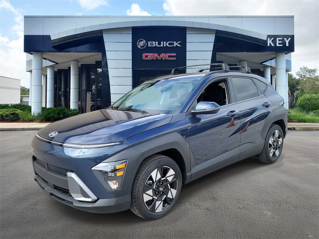 Certified 2025 Hyundai Kona SEL image 2