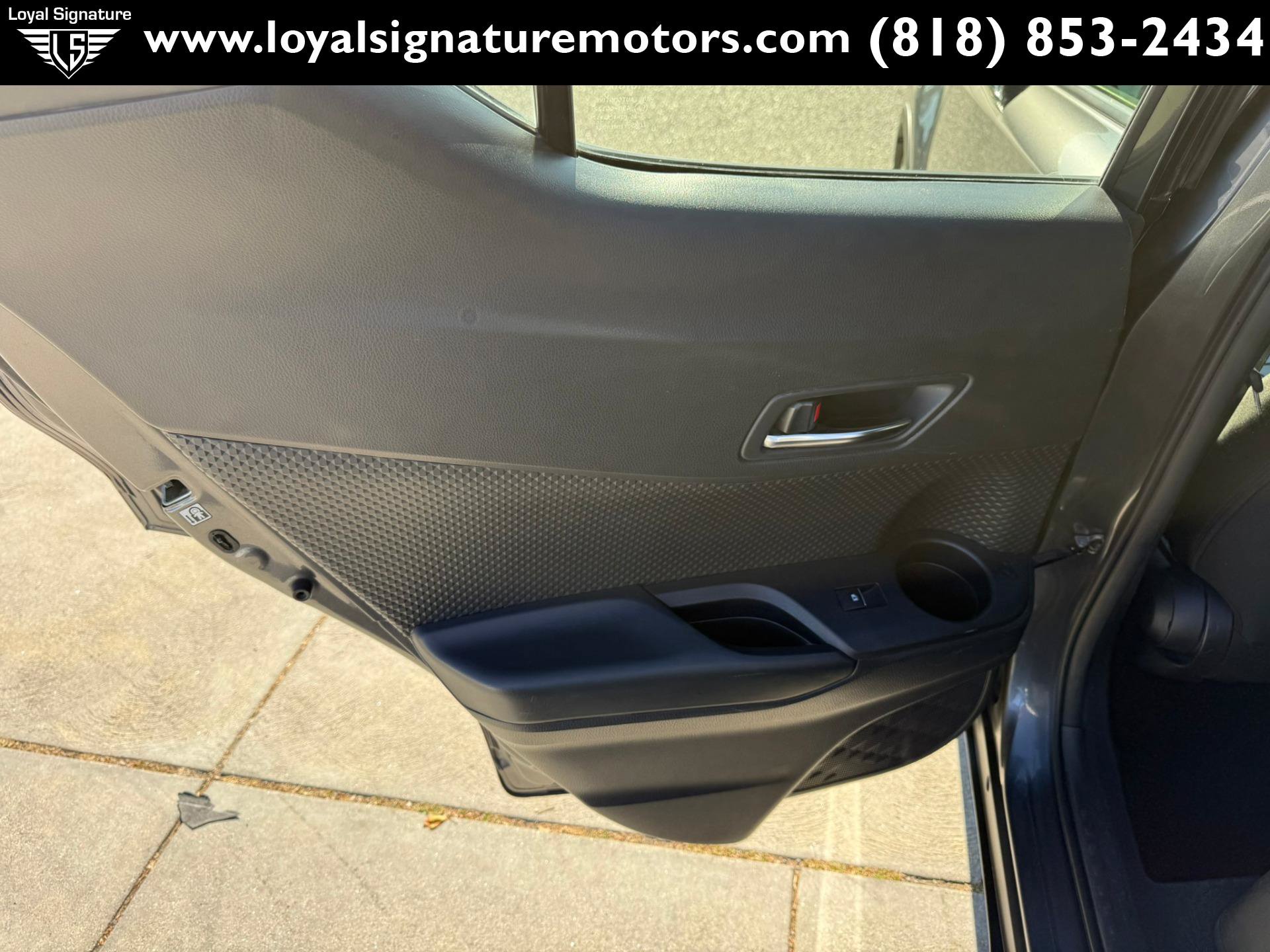 Used 2018 Toyota C-HR XLE FWD image 13