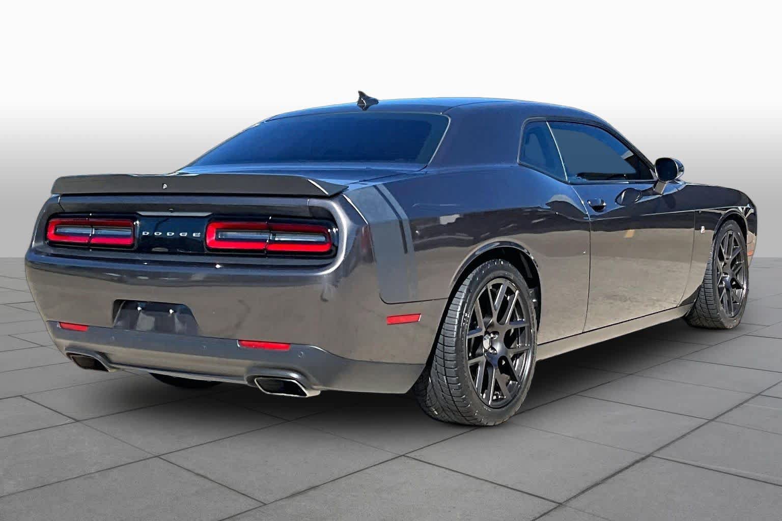 Used 2016 Dodge Challenger R/T Scat Pack RWD image 13
