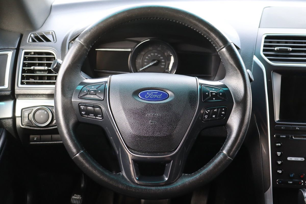 Used 2016 Ford Explorer Limited image 18