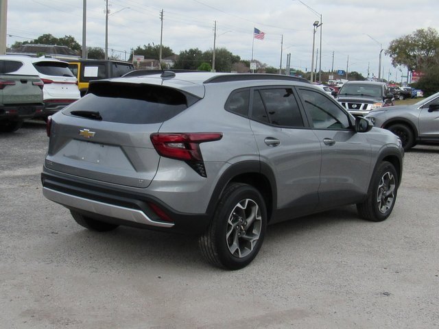 Used 2024 Chevrolet Trax LT w/ Driver Confidence Package image 3