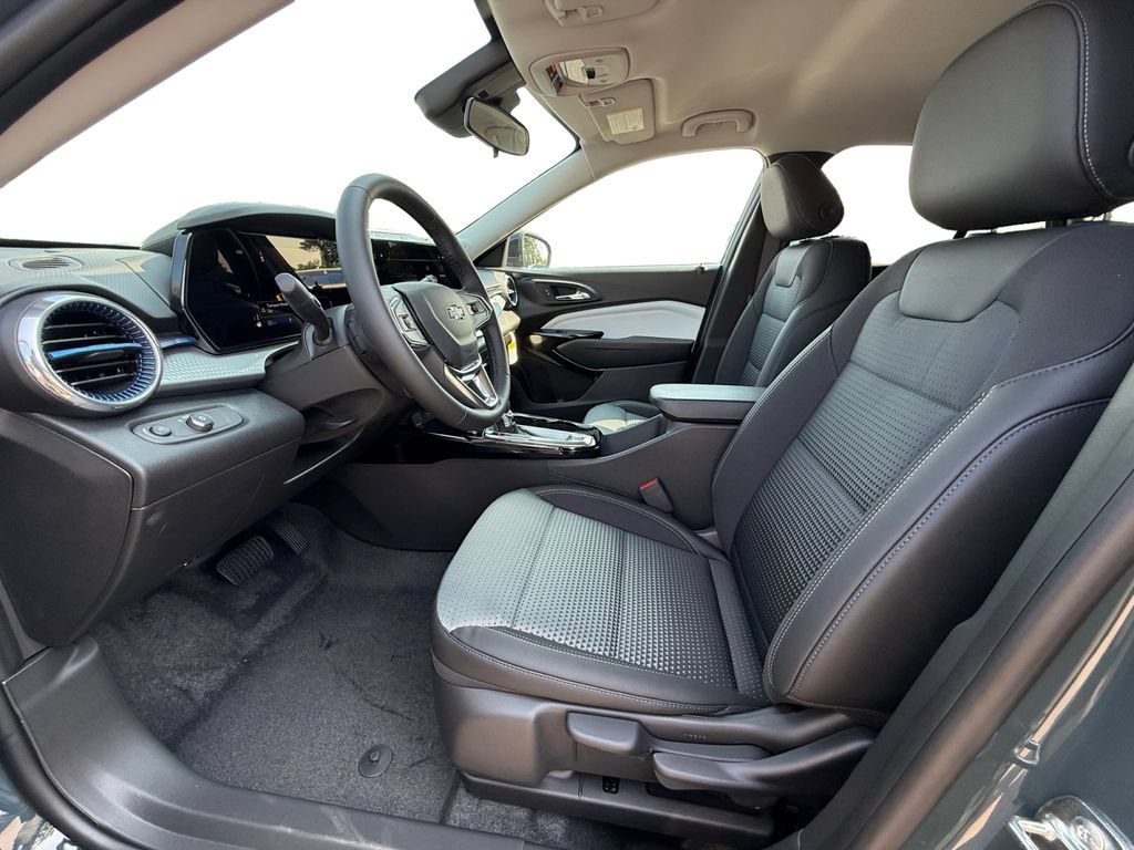 New 2026 Chevrolet Trax LT w/ Driver Confidence Package FWD image 9