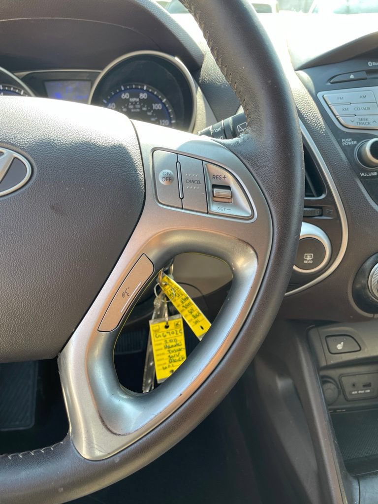 Used 2011 Hyundai Tucson Limited FWD image 13