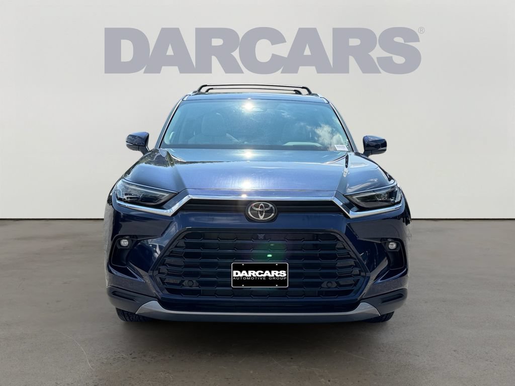 Used 2024 Toyota Grand Highlander AWD image 2