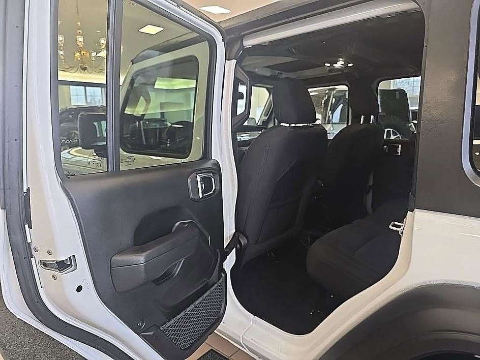 Used 2022 Jeep Wrangler Unlimited Sport image 25