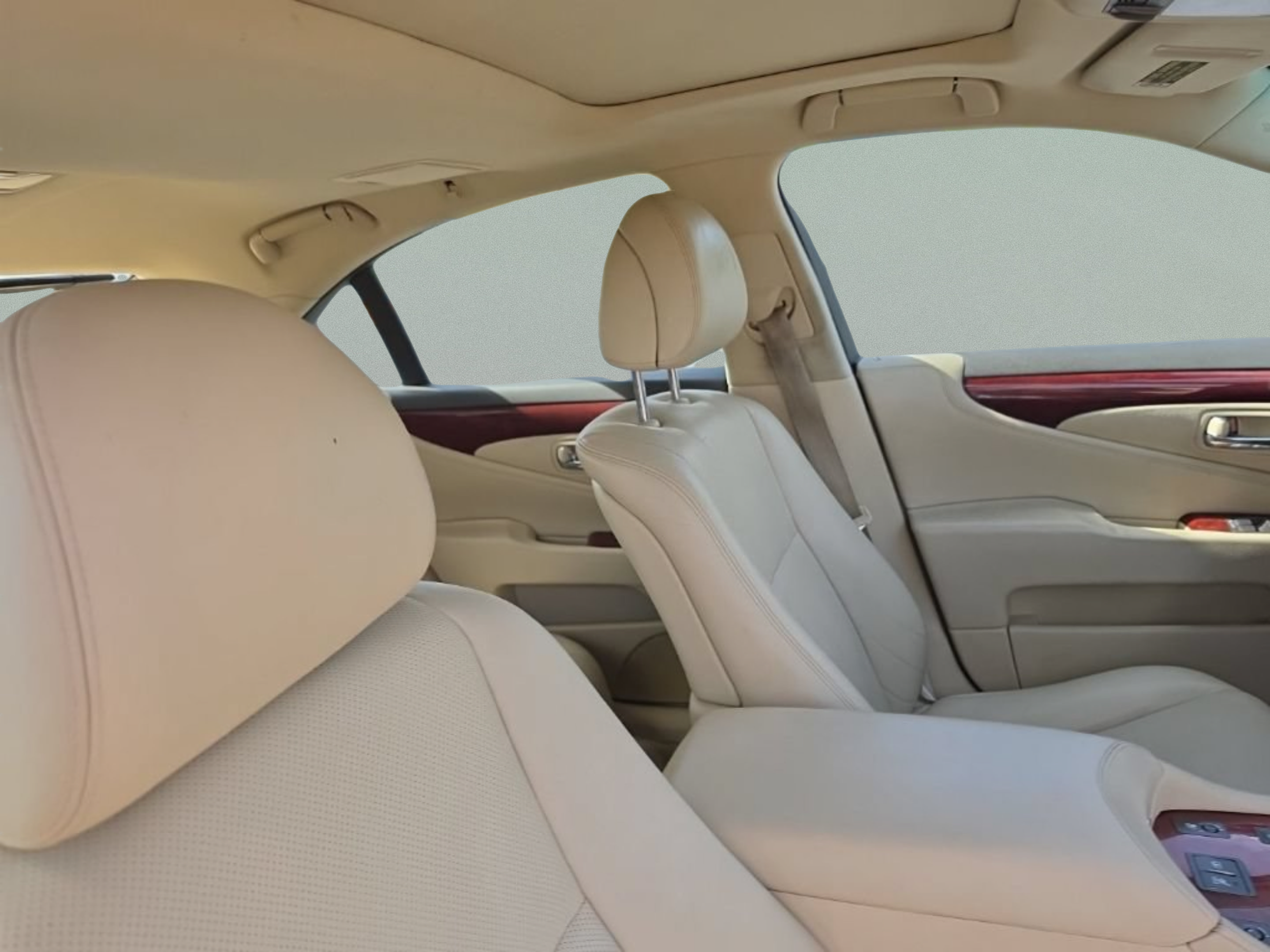 Used 2012 Lexus LS 460 w/ Comfort Pkg RWD image 26