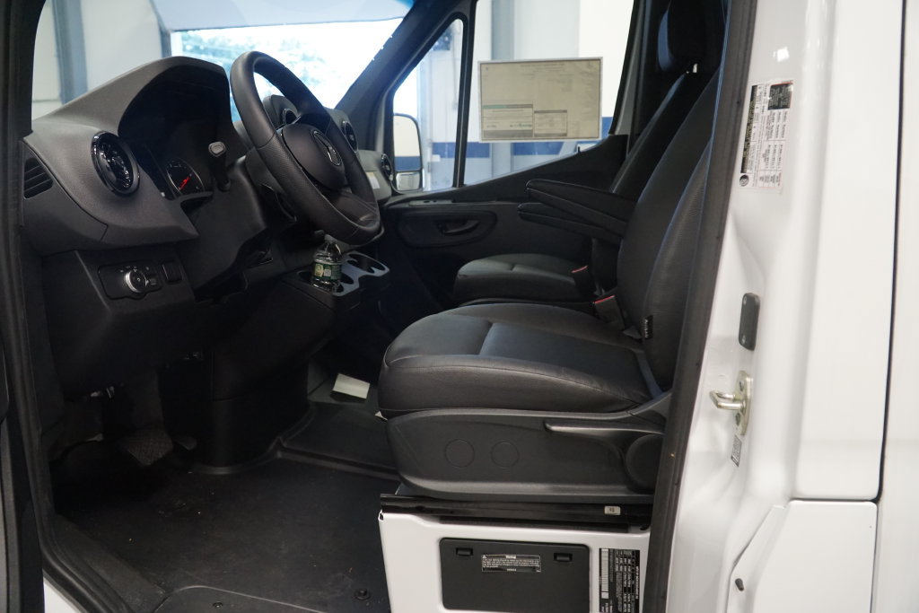 New 2025 Mercedes-Benz Sprinter 2500 image 8
