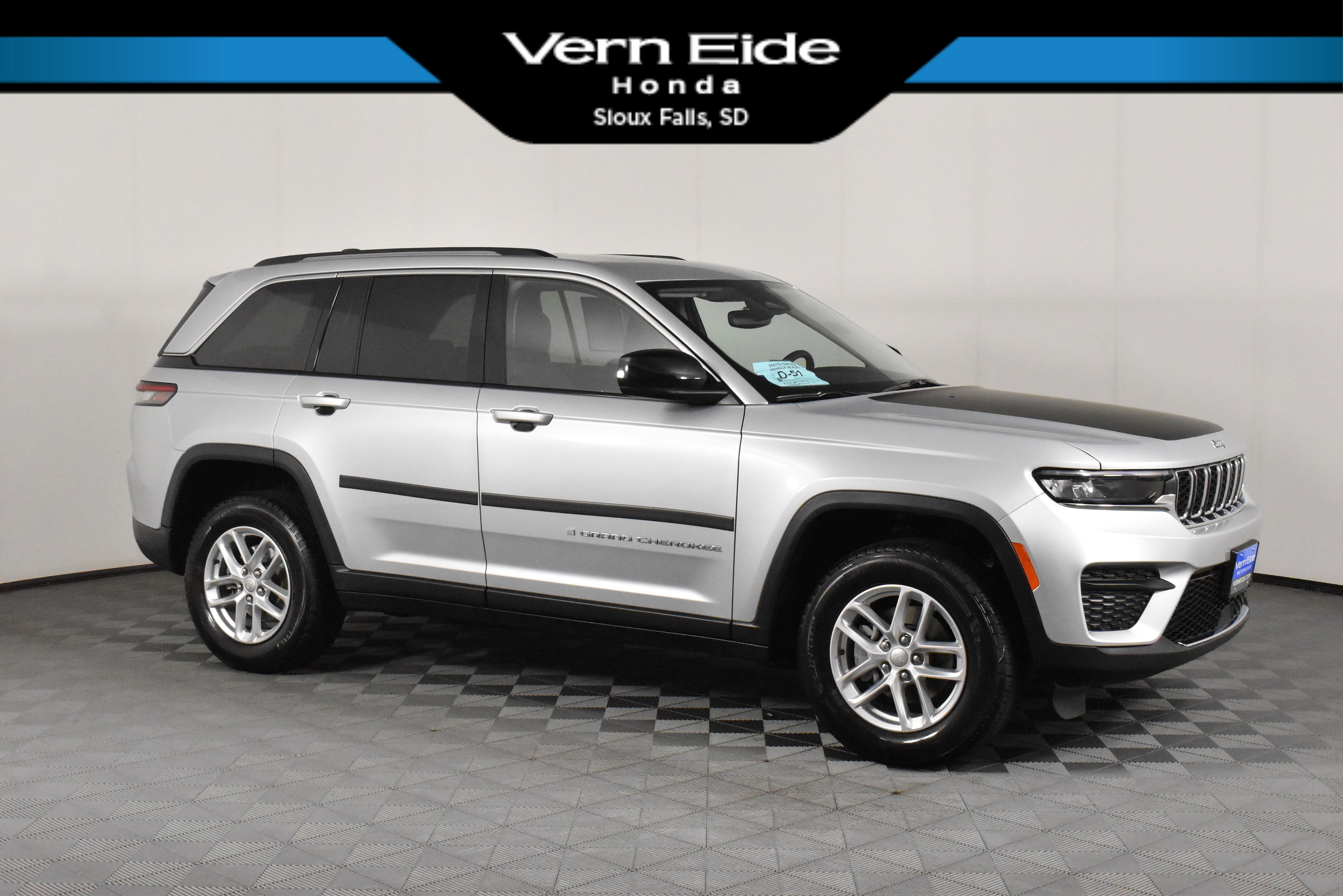 Used 2023 Jeep Grand Cherokee Laredo X