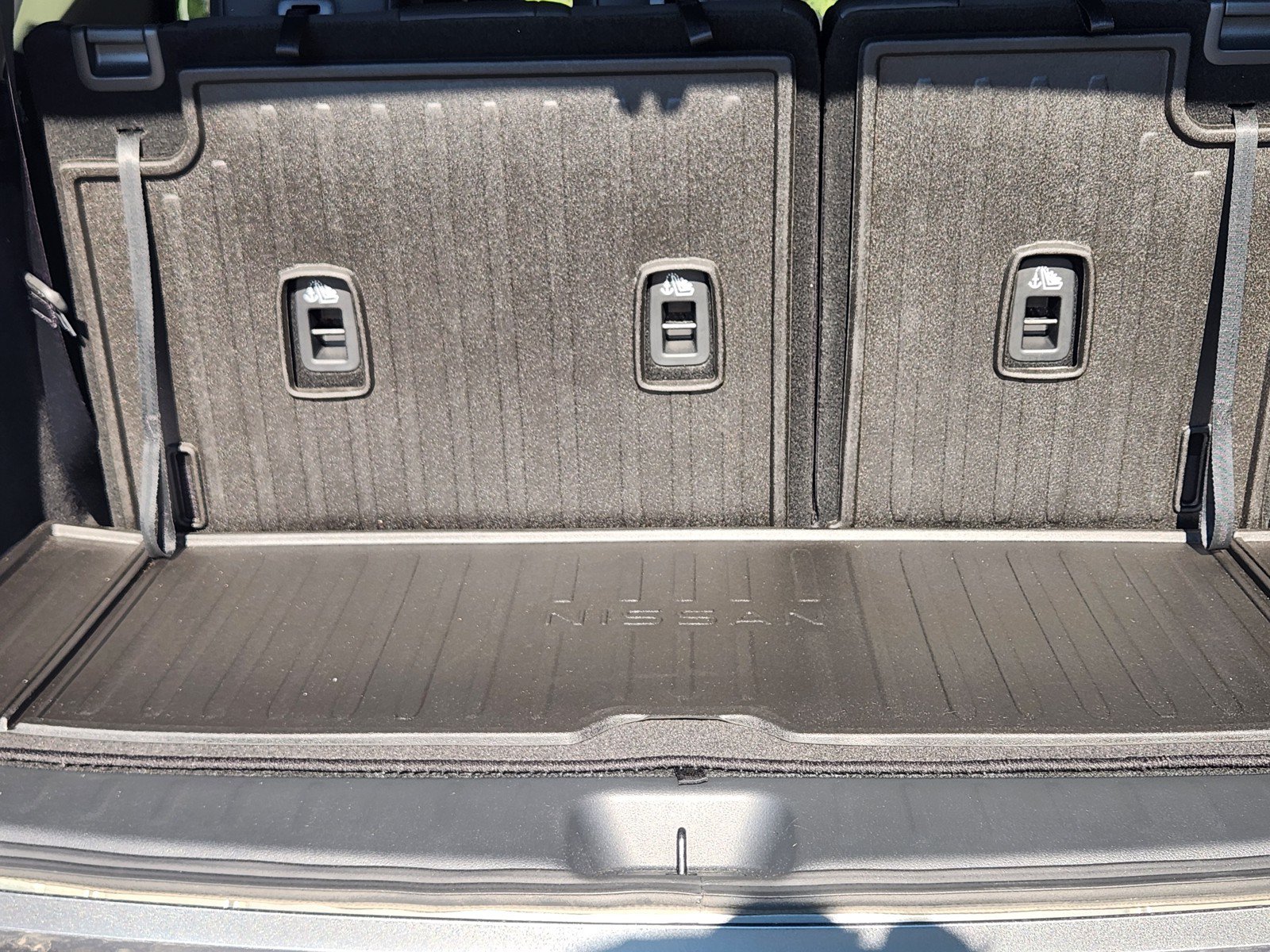 Used 2026 Nissan Pathfinder Platinum FWD image 26