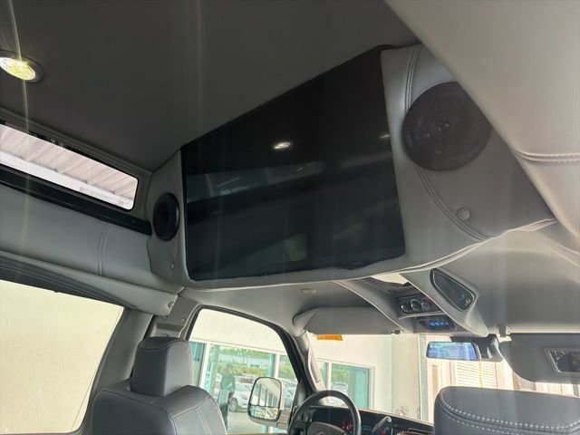 Used 2025 GMC Savana 2500 Extended w/ Driver Convenience Package image 11