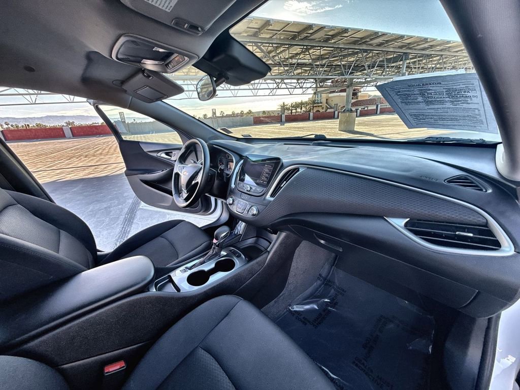 Used 2025 Chevrolet Malibu RS image 27