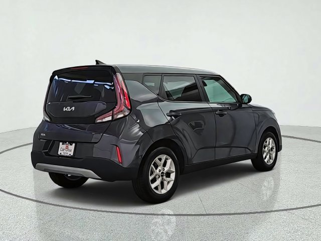 Used 2024 Kia Soul LX w/ Option Group 015 FWD image 6