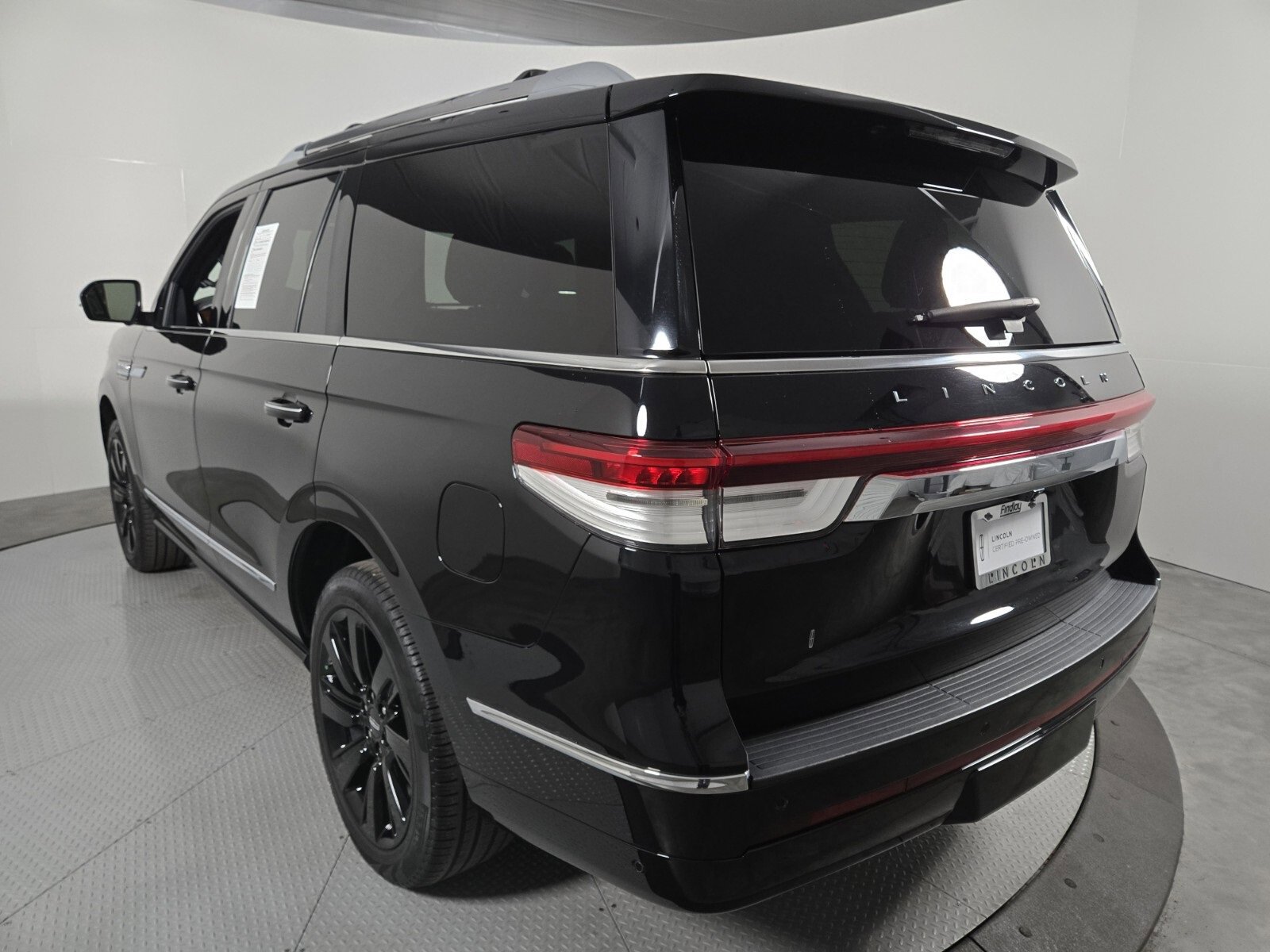 Certified 2023 Lincoln Navigator Reserve image 6