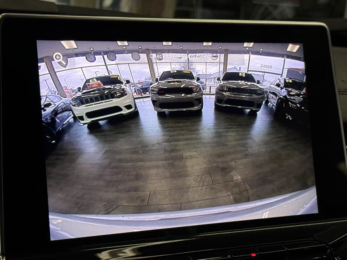 Used 2025 Jeep Compass Limited image 50